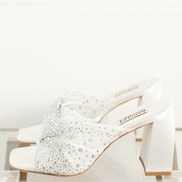 Badgley Mischka Camelia White Satin Block Heel Sandals Wedding 8 New Formal - Picture 12 of 14